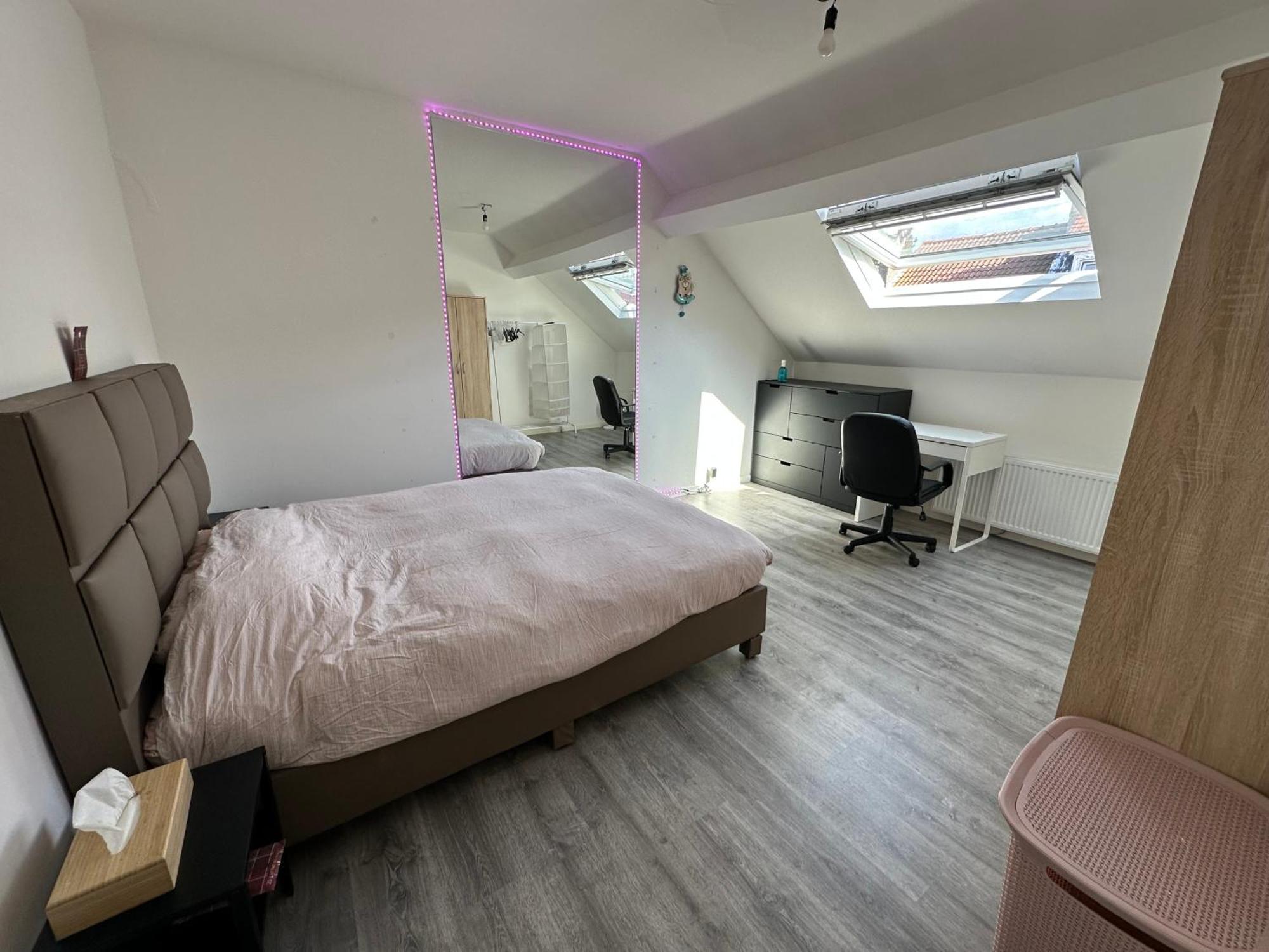 Dreamland Eu, Apartamento Bruxelas